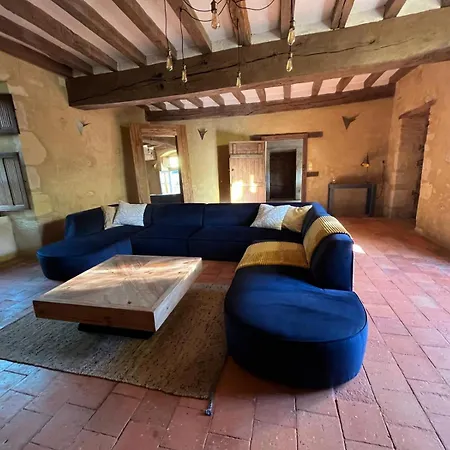 Seigneurie Du Bois Moreau Bed & Breakfast